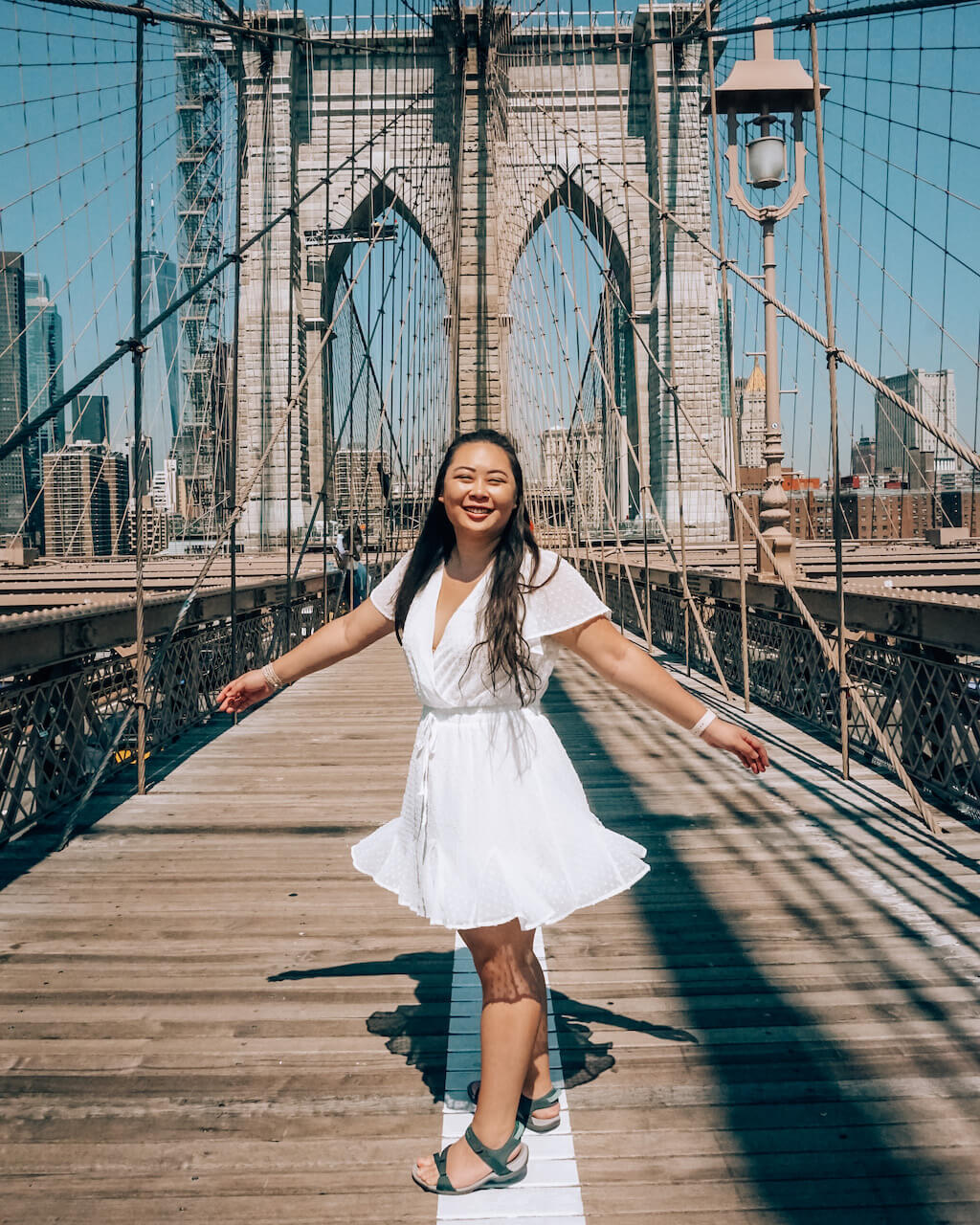 Instagrammable place in NYC: Brooklyn Bridge